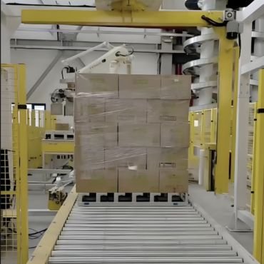 Automatic Wrapping Machine With Rotating Arm for Paper or Carton