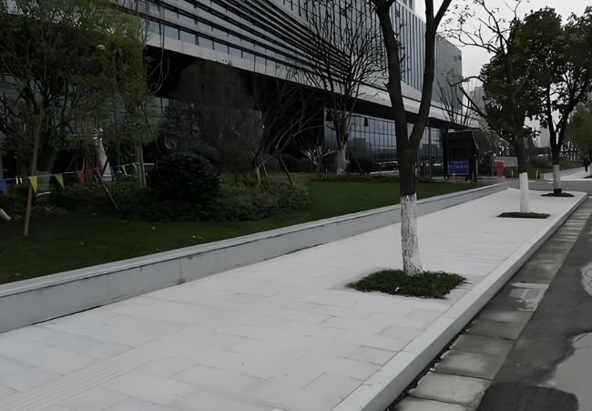 Kerbstone Paving