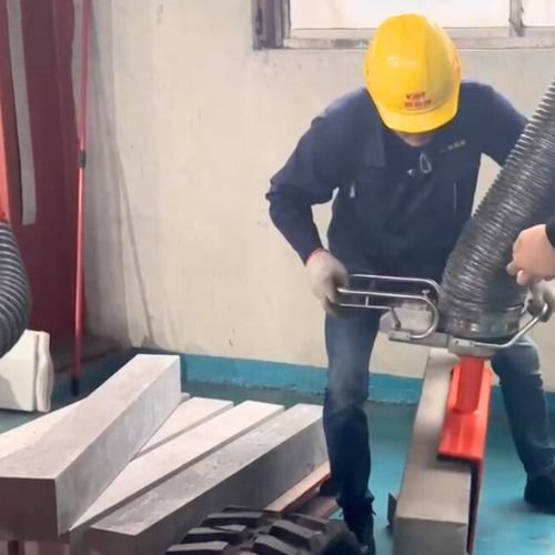 Vacuum lifting machine for kerbstone