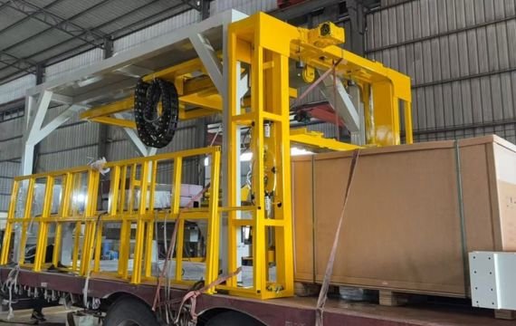 Automatic Wrapping Machine With Rotating Arm Delivery