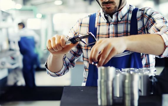Automatic Wrapping Machine With Rotating Arm Inspection